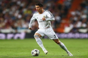 世界杯：葡萄牙主帅桑托斯因战术保守被解雇 足协展开新帅全球招募